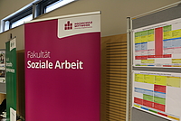 Roll-Up Banner der Fakultät Soziale Arbeit