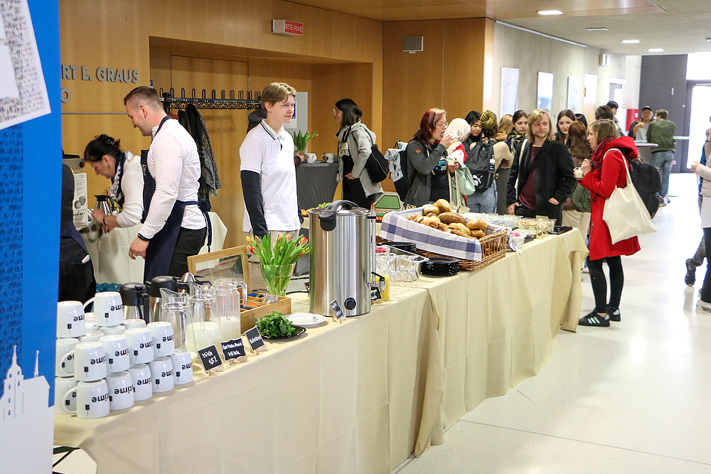 Ein kleines Buffet zum Frühstück für die neuen Studierenden