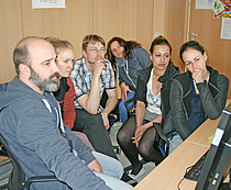 Studierende während einer Gruppenarbeit
